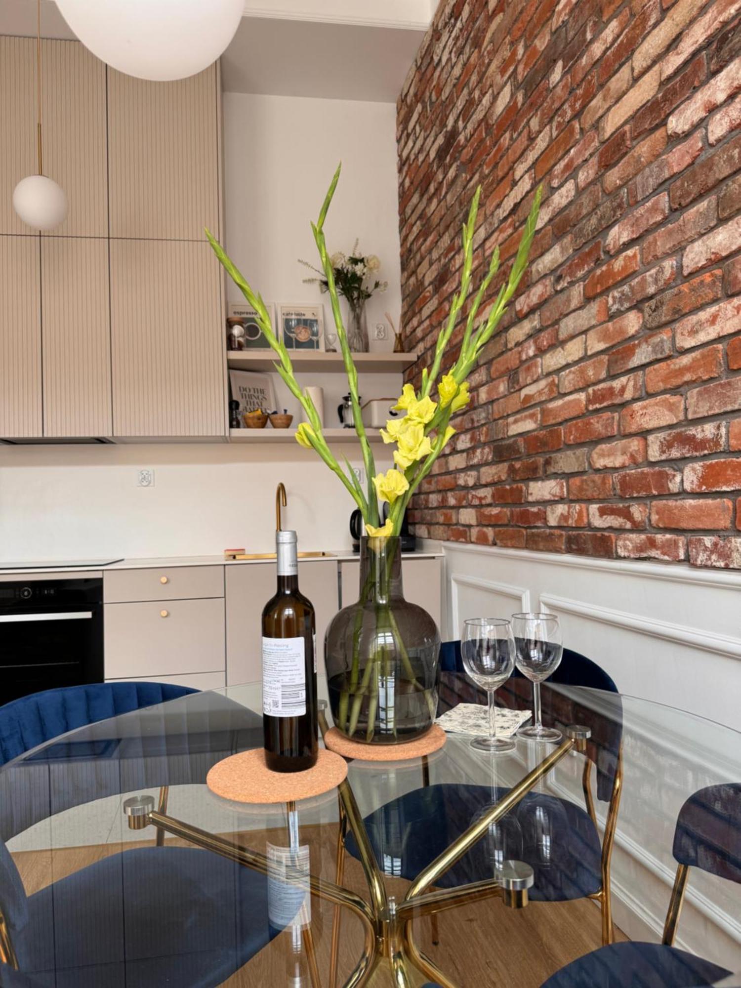 Apartament Przy Bulwarze Wrocław Exteriör bild